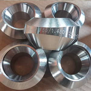Forged pipe fittings